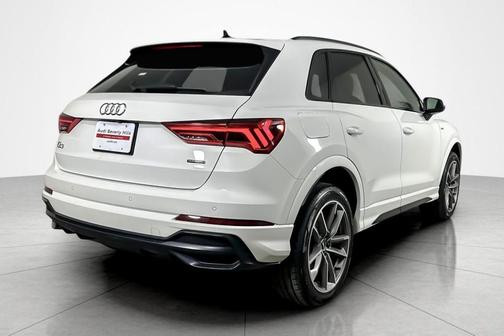 2022 Audi Q3 45 S line Premium