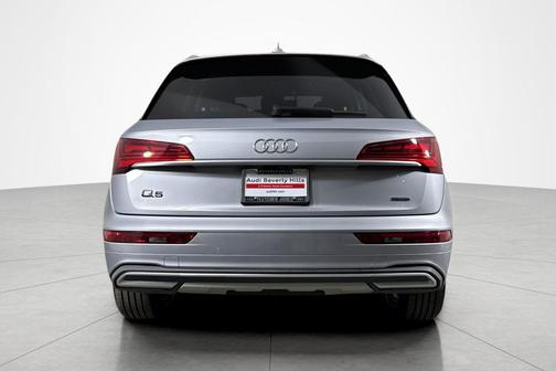 2023 Audi Q5 40 Premium Plus