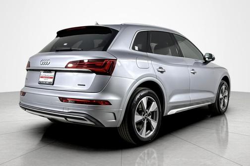 2023 Audi Q5 40 Premium Plus