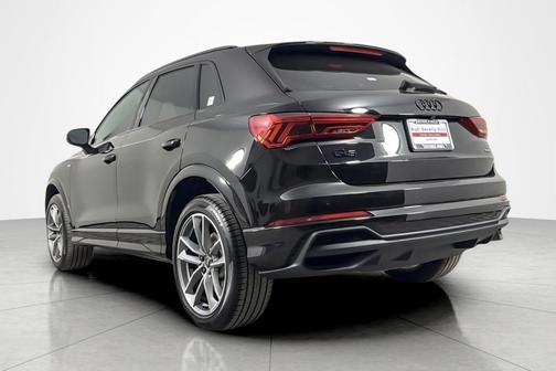 Mythos Black Metallic 2023 Audi Q3 S line Premium 45 TFSI quattro