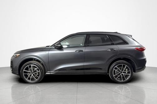 Daytona Gray Metallic 2026 Audi Q5 Premium Plus TFSI quattro S tronic