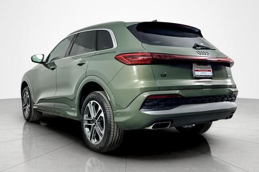 2025 Audi Q5 Premium TFSI quattro S tronic