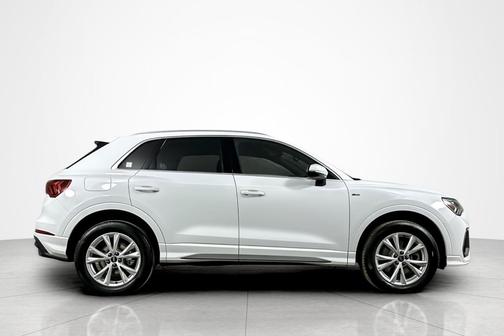 2024 Audi Q3 Premium 45 TFSI S line quattro Tiptronic