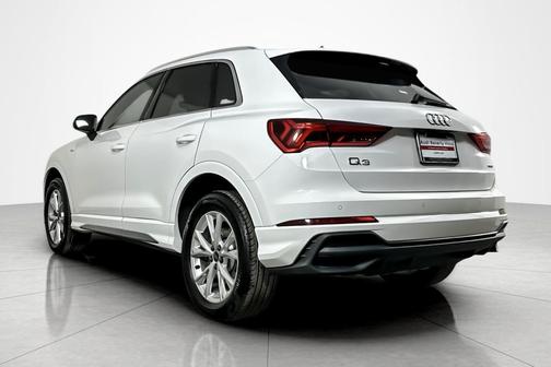 2024 Audi Q3 Premium 45 TFSI S line quattro Tiptronic