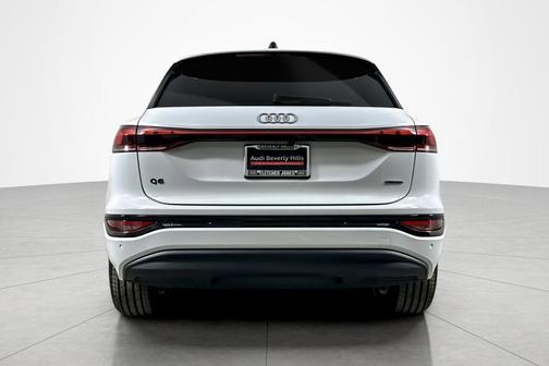 2025 Audi Q6 e-tron Premium quattro