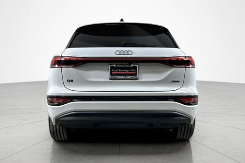 2025 Audi Q6 e-tron Premium quattro