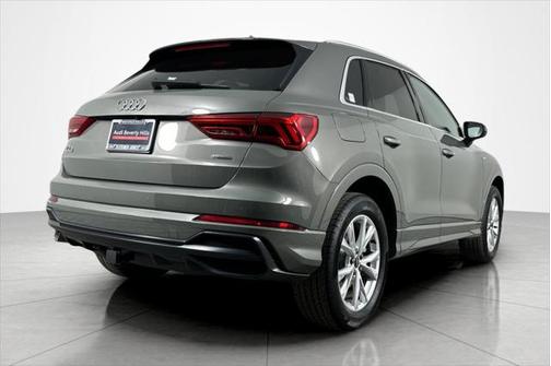 2022 Audi Q3 45 S line Premium