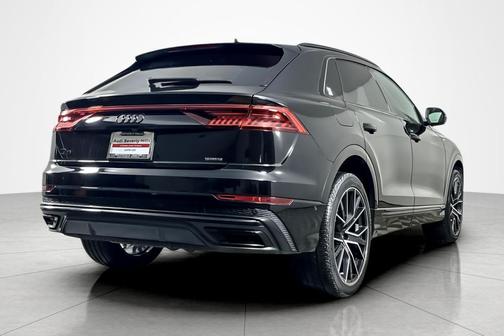 2022 Audi Q8 55 Premium Plus