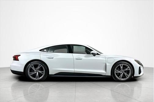 2024 Audi e-tron GT Premium Plus quattro