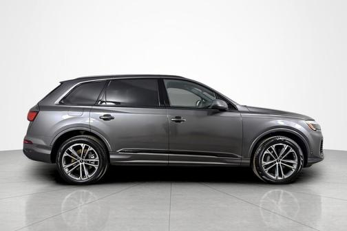 2026 Audi Q7 45 Premium Plus