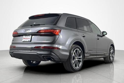 2026 Audi Q7 45 Premium Plus