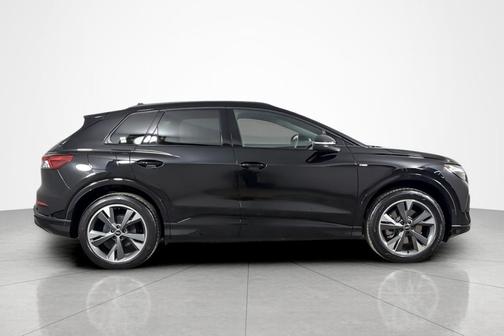 2024 Audi Q4 e-tron Premium Plus 50 quattro