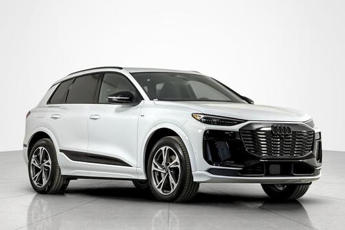 Glacier White Metallic 2027 Audi Q6 e-tron Premium Plus