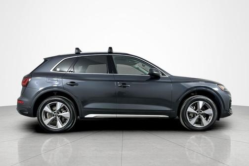 2023 Audi Q5 40 Premium Plus