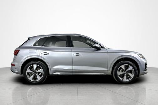 2022 Audi Q5 40 Premium Plus