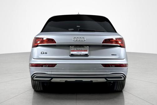 2022 Audi Q5 40 Premium Plus