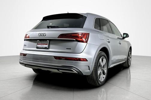 2022 Audi Q5 40 Premium Plus