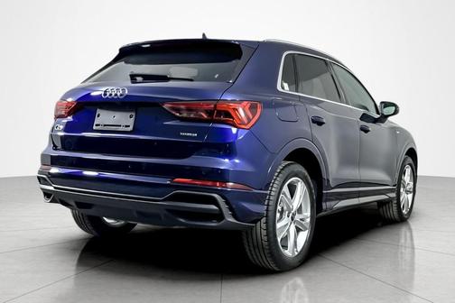 Navarra Blue Metallic 2023 Audi Q3 Premium 45 TFSI S line quattro Tiptronic