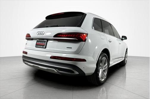 2023 Audi Q7 55 Premium