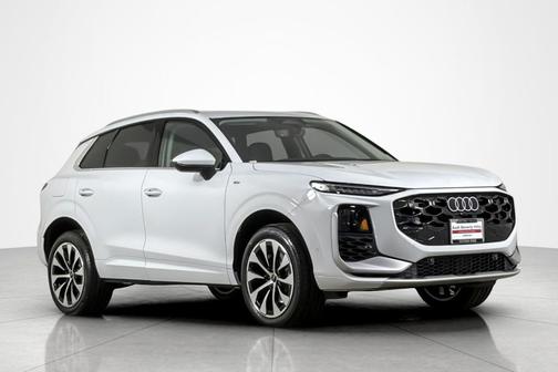 Glacier White Metallic 2026 Audi Q3 TFSI quattro S tronic