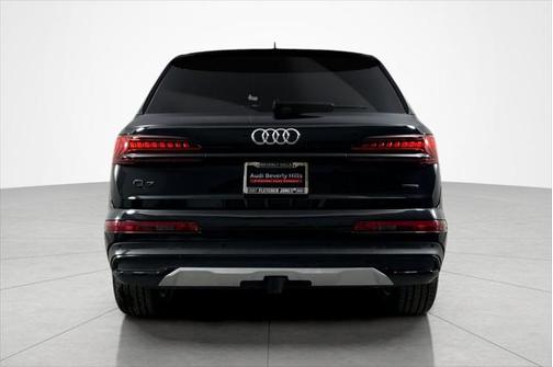 2022 Audi Q7 45 Premium