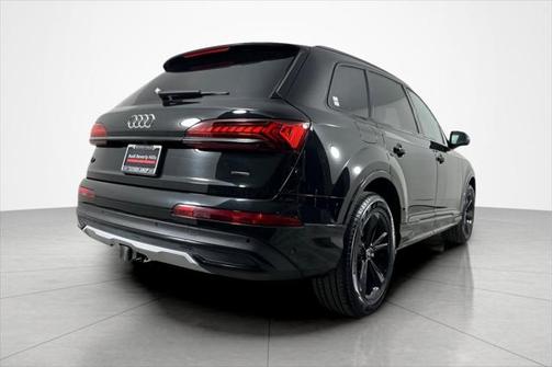 2022 Audi Q7 45 Premium