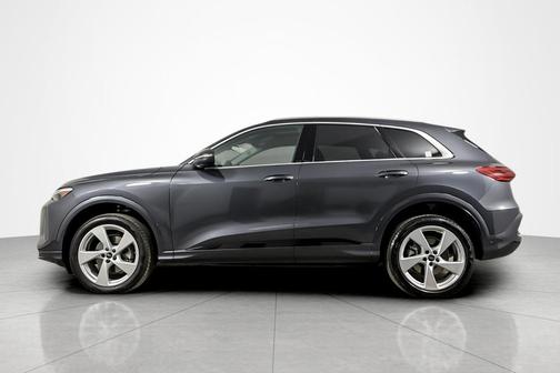 Tambora Gray Metallic 2025 Audi Q5 Premium Plus TFSI quattro S tronic