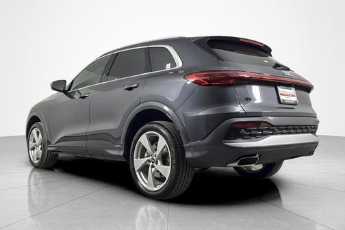 Tambora Gray Metallic 2025 Audi Q5 Premium Plus TFSI quattro S tronic