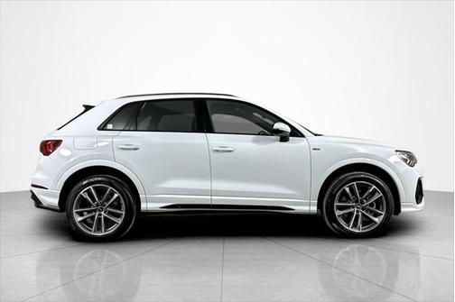 2024 Audi Q3 Premium 45 TFSI S line quattro Tiptronic