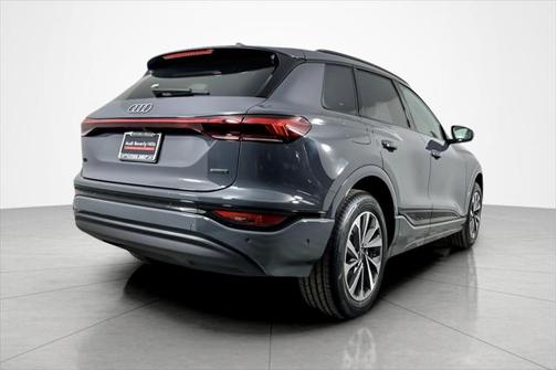 2025 Audi Q6 e-tron Premium Plus quattro