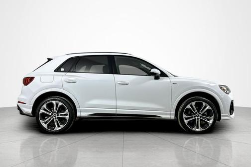 2022 Audi Q3 45 S line Premium Plus