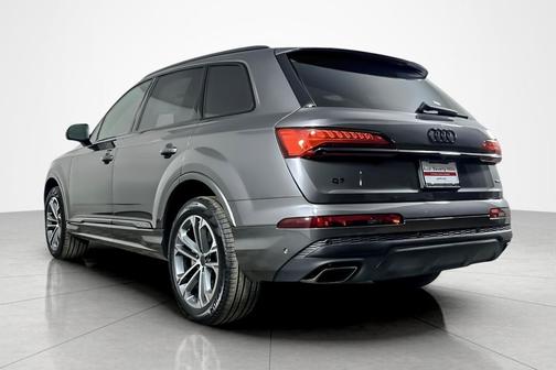 2026 Audi Q7 45 Premium Plus