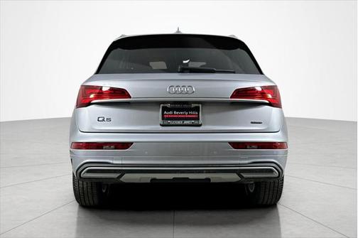 2022 Audi Q5 40 Premium