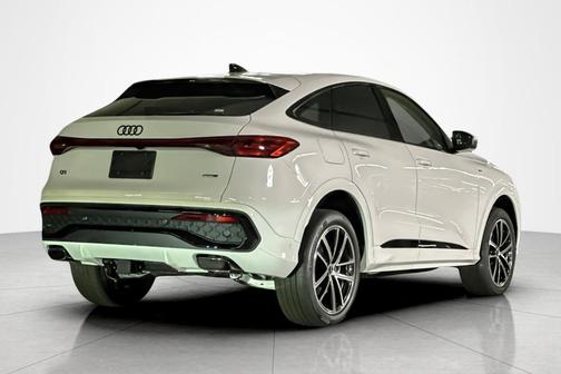 Arkona White 2026 Audi Q5 Sportback Premium Plus TFSI quattro S tronic