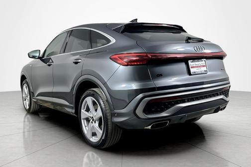 Daytona Gray Metallic 2026 Audi Q5 Sportback Premium Plus TFSI quattro S tronic