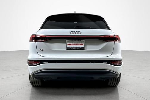 2025 Audi Q6 e-tron Premium Plus