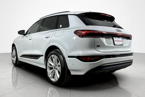 2025 Audi Q6 e-tron Premium Plus