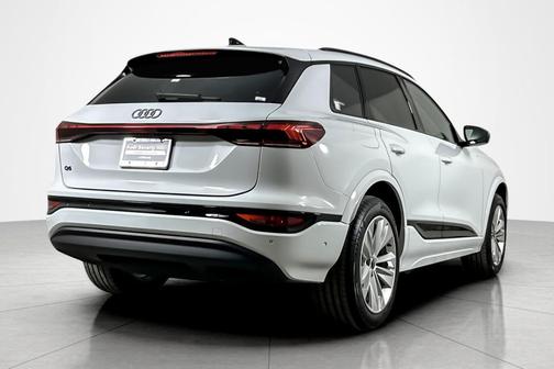 2025 Audi Q6 e-tron Premium Plus