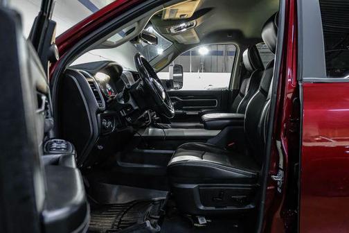Delmonico Red Pearlcoat 2019 RAM 3500 Laramie Crew Cab 4x4 8' Box