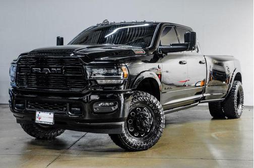 2022 RAM 3500 Limited Crew Cab 4x4 8' Box