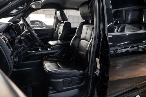 2022 RAM 3500 Limited Crew Cab 4x4 8' Box