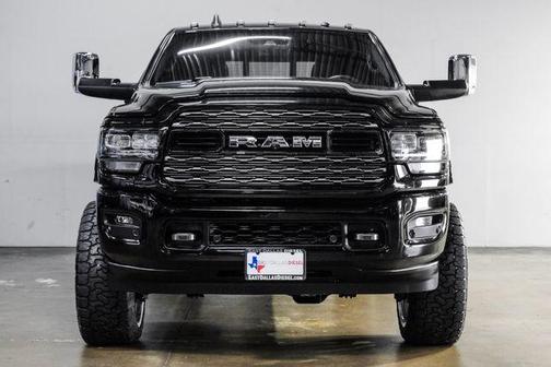 2019 RAM 3500 Limited Crew Cab 4x4 8' Box