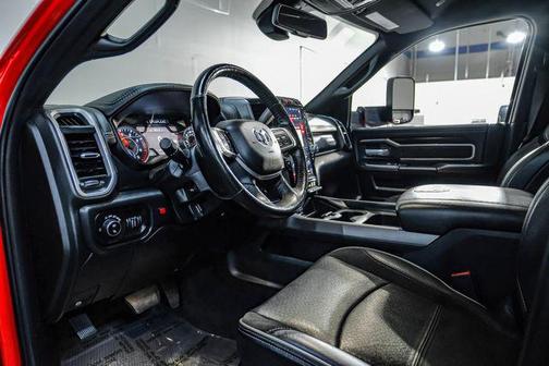 2020 RAM 2500 Laramie Crew Cab 4X4 6'4' Box