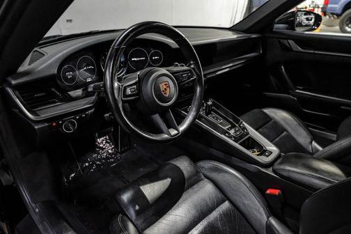 2020 Porsche 911 Carrera