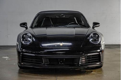 2020 Porsche 911 Carrera