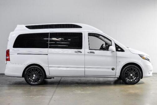 2017 Mercedes-Benz Metris Base