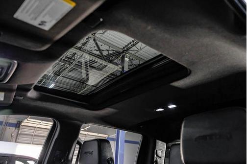 Summit White 2024 GMC Sierra 2500 AT4