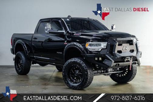 Diamond Black Crystal Pearlcoat 2022 RAM 2500 Laramie Crew Cab 4x4 6'4' Box