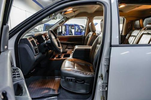 White 2006 Dodge Ram 3500 Laramie