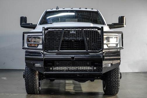 2020 RAM 3500 Laramie Crew Cab 4x4 8' Box